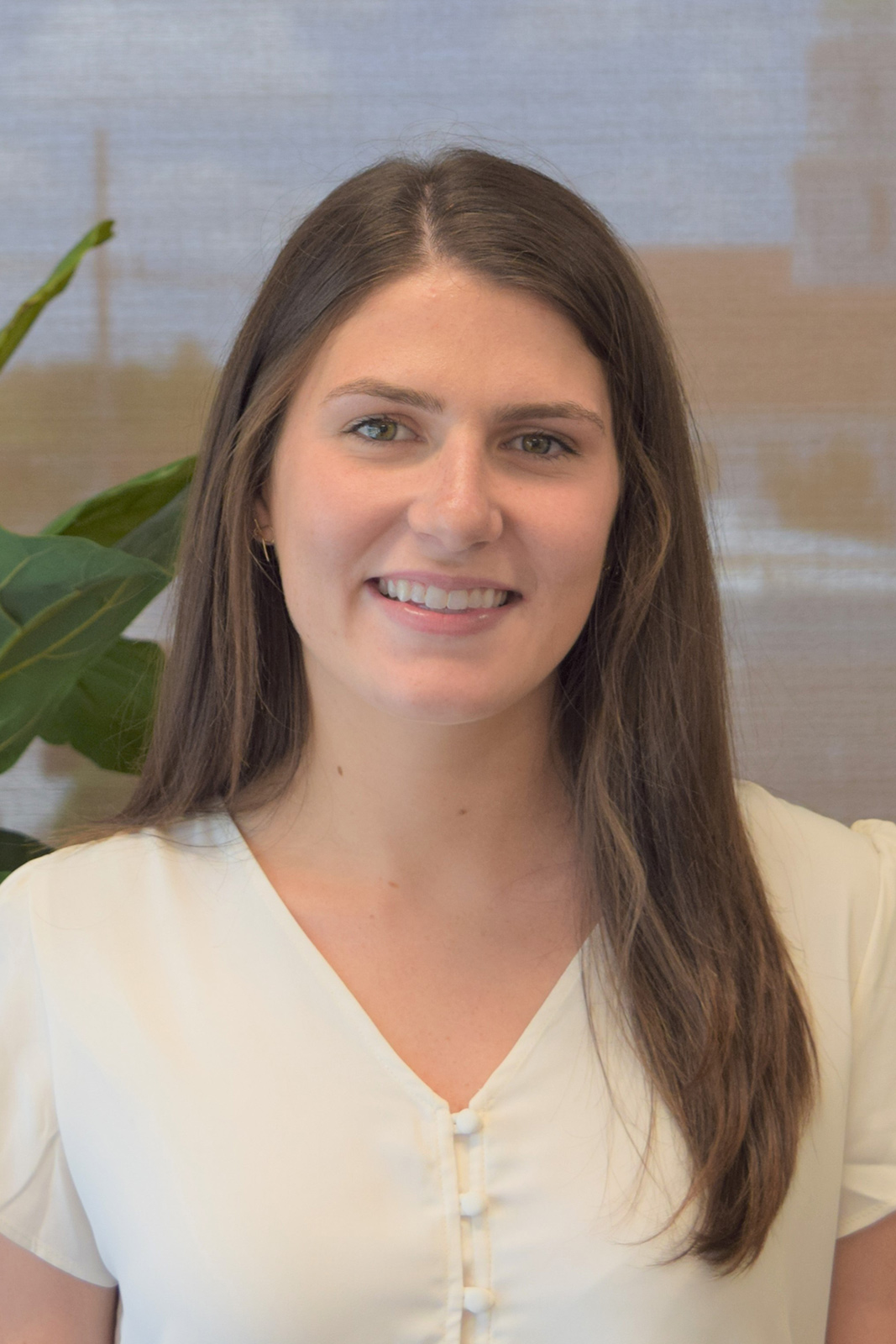 McKenzie Kallner McKenzie Kallner, Veterinary Financial Analyst